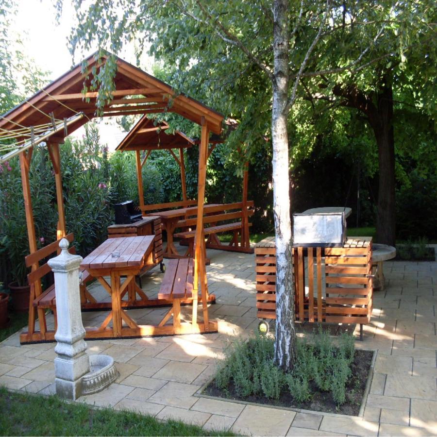Pegazus Vendeghaz Hotel Hajduszoboszlo Bagian luar foto